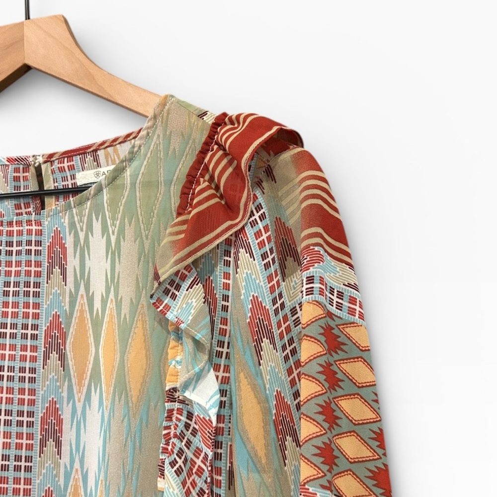 Ariat Women’s Southwest Aztec Ruffle Detail Long Sleeve Pullover Top Western - Picture 4 of 9